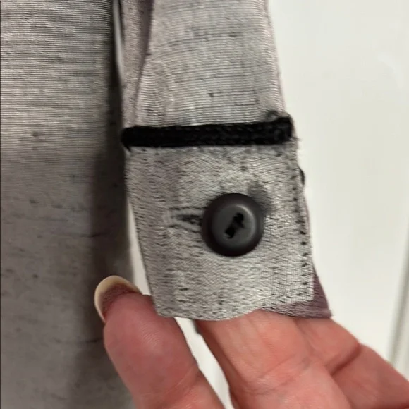 Oscar de la Renta Silver/Gray Blouse, EUC, Size 10, Classic - Picture 2 of 5